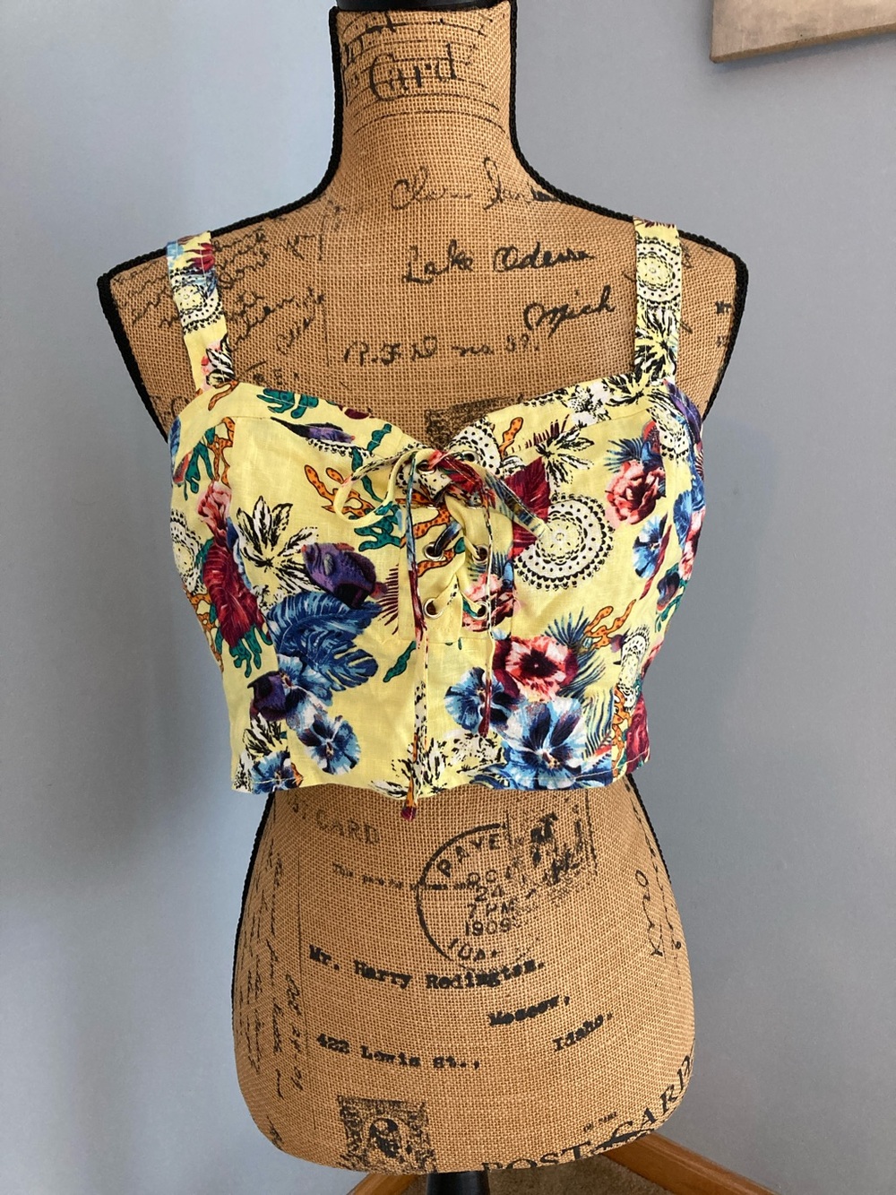 NWT Guess Yellow Floral Tie Cropped Tank Top Women Size Large